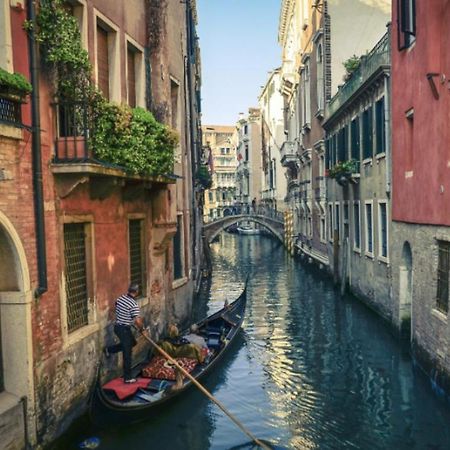 B&B Al Teatro With Canal View Venice Ngoại thất bức ảnh