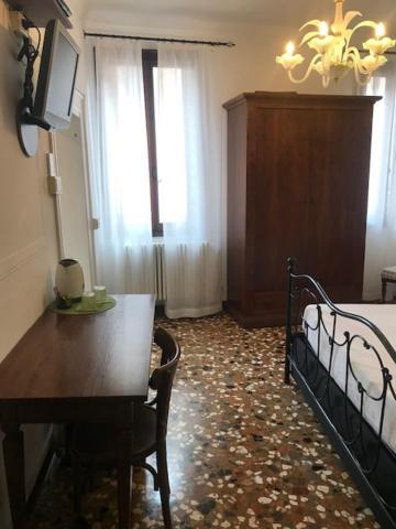 B&B Al Teatro With Canal View Venice Ngoại thất bức ảnh