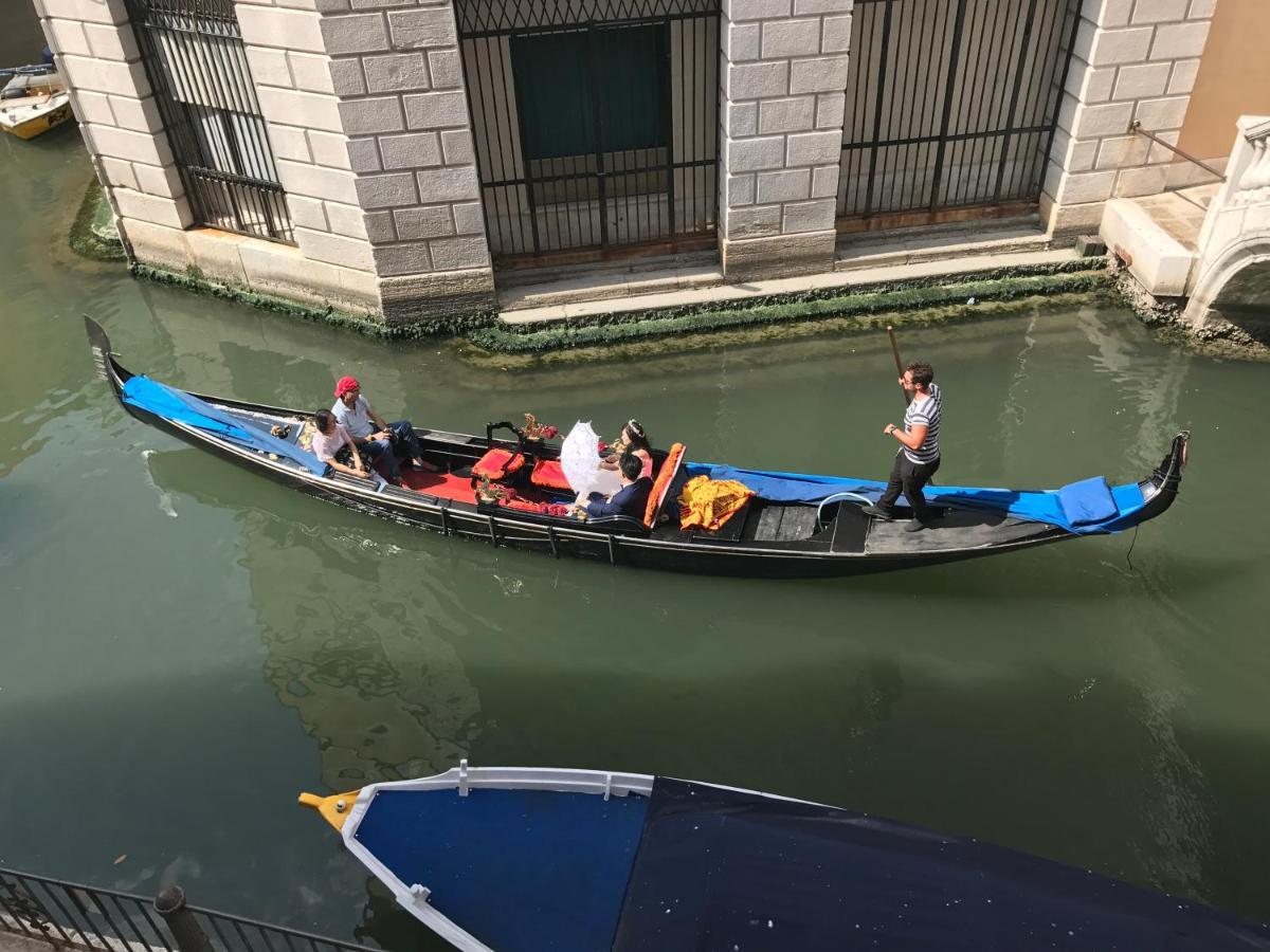 B&B Al Teatro With Canal View Venice Ngoại thất bức ảnh